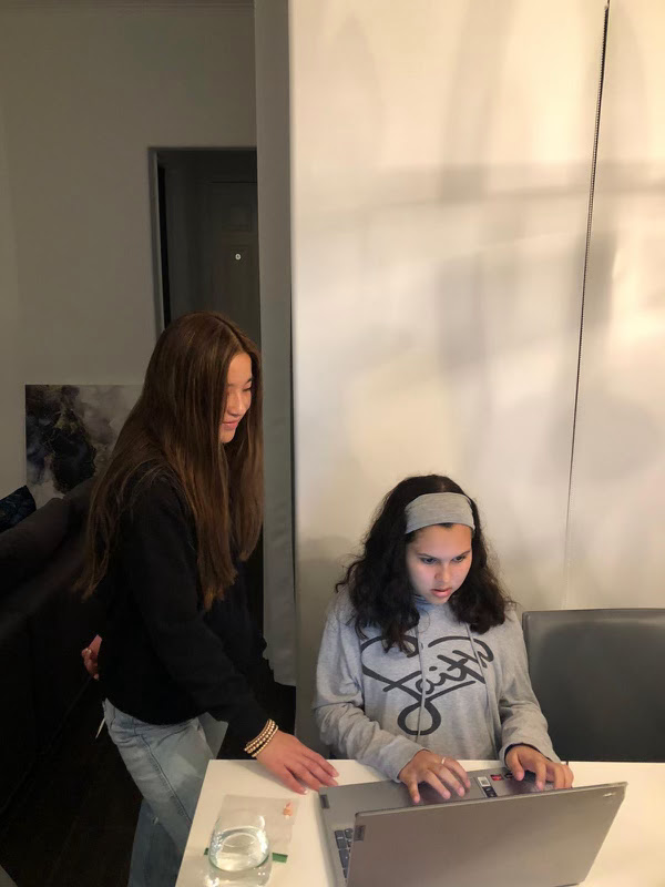 Frances mentoring a student